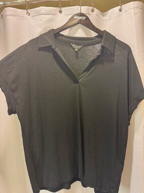 Banana Republic Black Collared V-Neck Short Sleeve Top